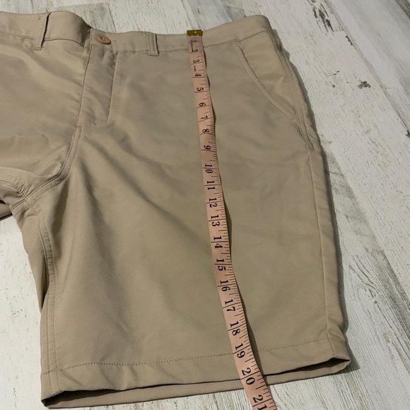 johnnie-O Classic Tan Flat Front Shorts size 34 - Picture 10 of 10